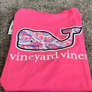 Vineyard Vines sunset Pink Whale Tee with Blue fish. New.